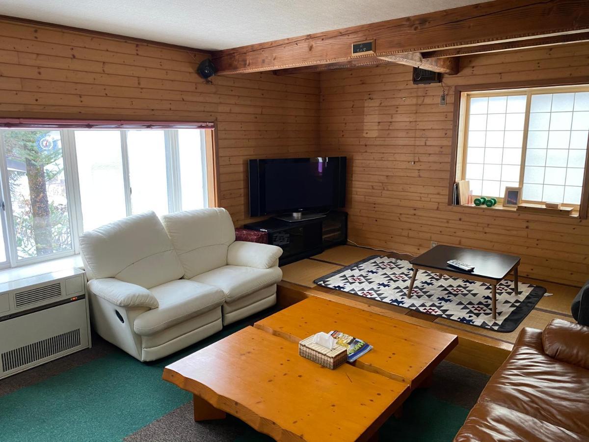Guest House Wind Inn Hakuba Buitenkant foto